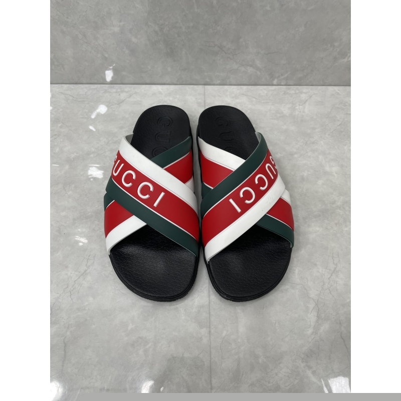 G*u*i slippers